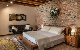 La Bella Verona Wine Suite